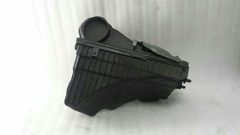 Volkswagen Touareg Left Airbox 7L6128607J Left Air Filter Box