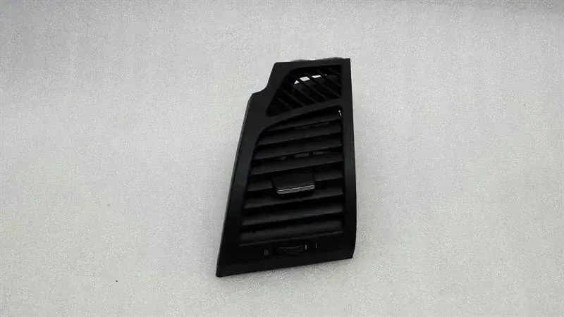 BMW 1 Series E87 RHD Left Air Vent 7059187 right handlebar