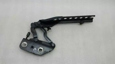 Audi A8 8E Bonnet Hinge LHS 4E0823301E Bonnet Hinge Left
