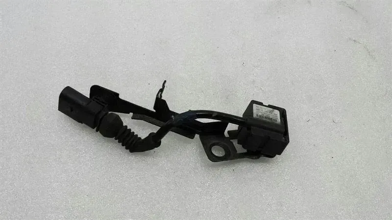Audi A8 8E acceleration sensor 4E0907651G acceleration sensor air spring damper