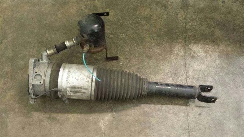 Audi A8 4E D3 strut rear right air spring damper S8 4E0616002H air shock