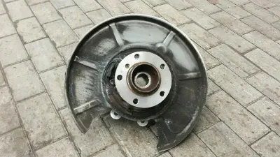 BMW 7 series Unknown Right Rear Hub 33326775080 Wheel Bearing Housing Rear Right
