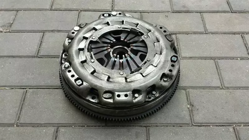 Mercedes C Class W204 flywheel + clutch A0222500701 flywheel clutch M646