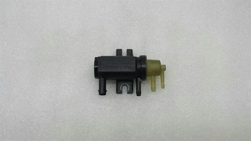 Mercedes C Class W204 Turbo Pressure Valve A0071531428 Turbocharger Pressure Valve