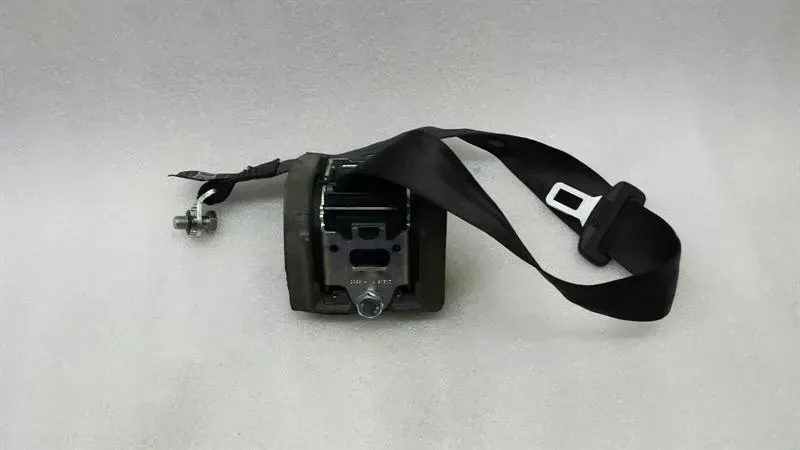 Audi A6 4F rear seat belt 4F0857805E seat belt rear belt