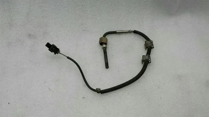 Mercedes E Class W207 Exhaust Gas Temperature Sensor A0081532728 Temperature Sensor M651