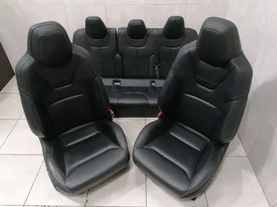 Tesla Model S 90D Front Seats 1013095-00-A Front Seat Facelift Leather Bl