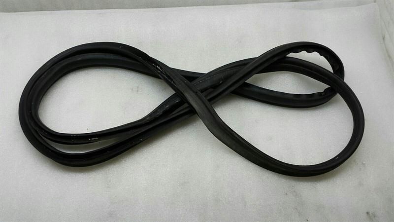 Mercedes GLK X204 Boat Lid Seal A2047400278 Tailgate Gasket