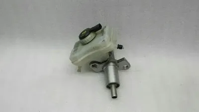 Audi A4 8K Brake Master Cylinder 8K0611301A Brake Master Cylinder