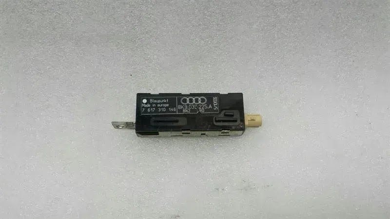 AUDI A4 8K AMPLIFIER ANTENNA 8K9035225A ANTENNA AMPLIFIER