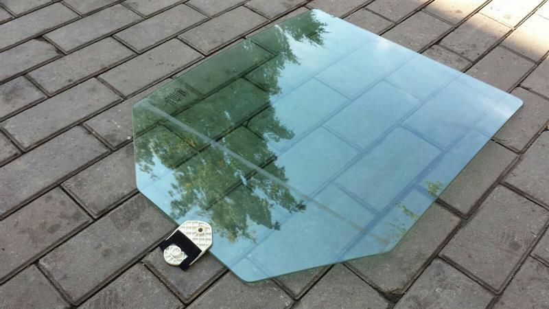 Range Rover Sport L320 left rear door glass CVB500210 door window rear left