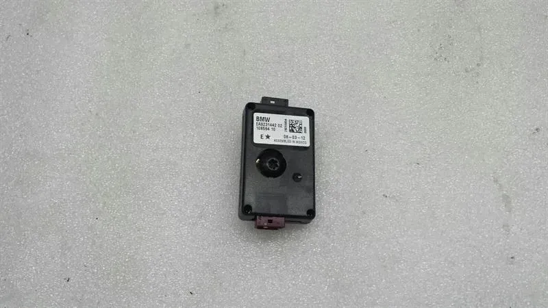 BMW 3 Series F30 Antenna 9231442 Antenna Amplifier