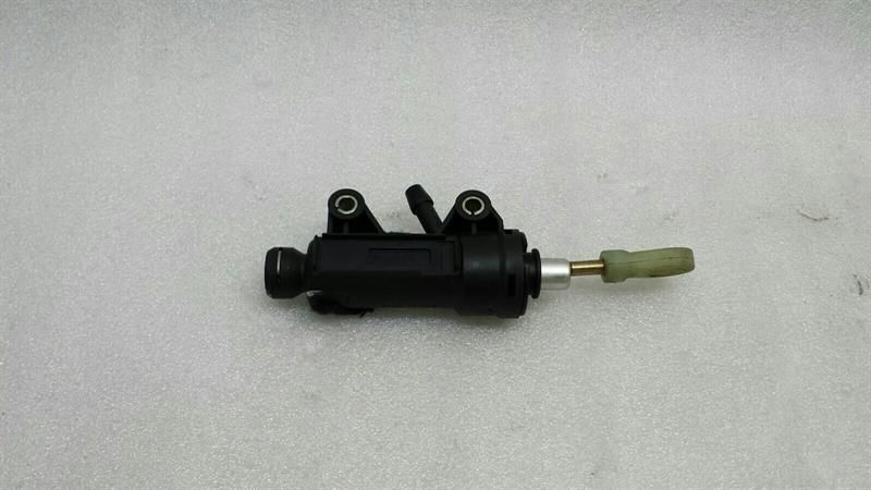 BMW Z4 E86 clutch master cylinder 21526758822 master cylinder