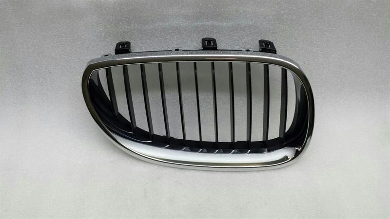 BMW 5 series E60 E61 Front grille right 51137027062 KÜHLERGITTER rechts