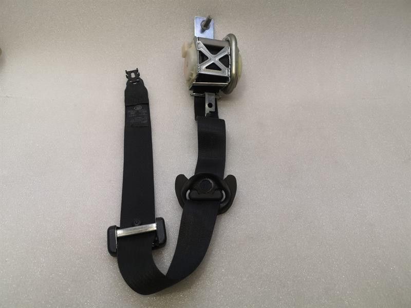 Tesla Model S 70 front seatbelt 1028386-02-B seatbelt belt front right