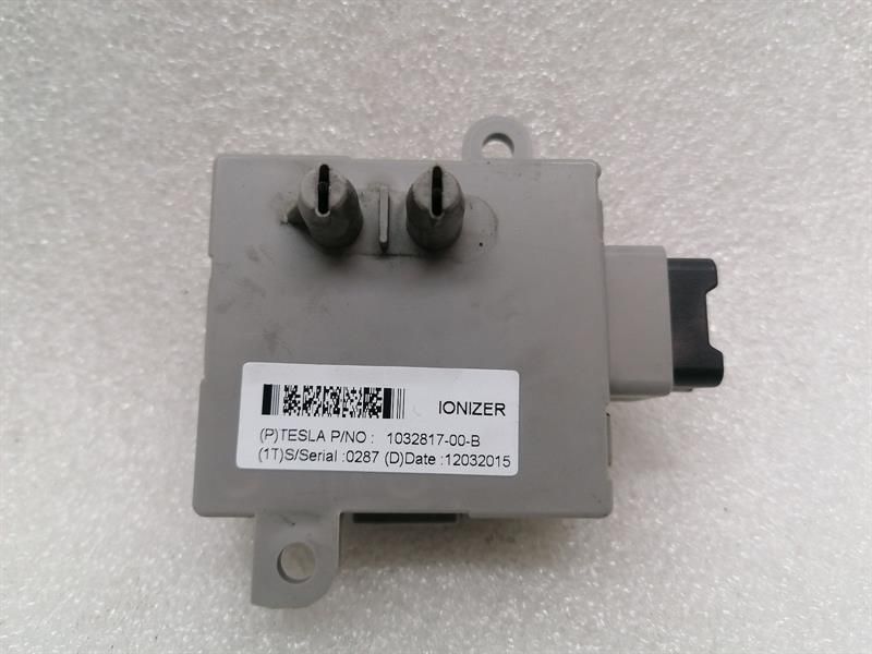 Tesla Model S 70 HVAC Ionizer Control Unit Module 1032817-00-B Controller