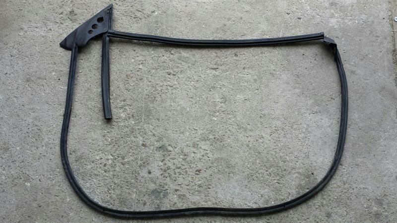 Audi S5 8T right door seal 8T0837912 door seals right