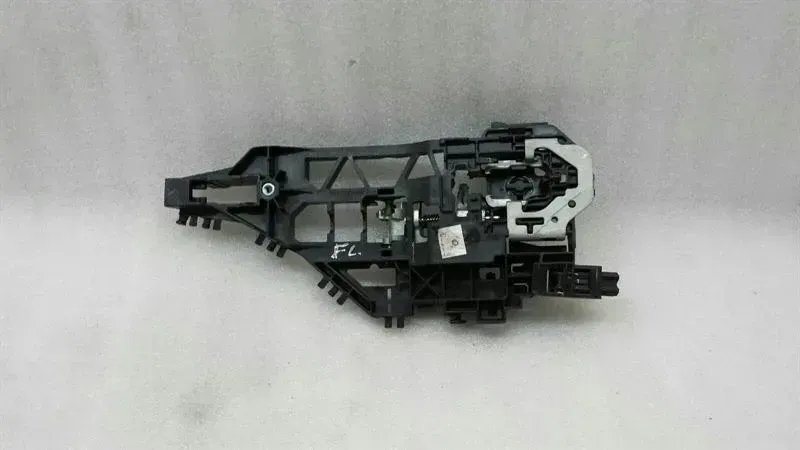 CHRYSLER 300C FLH door handle carrier 04589859AL interior door handle holder VL