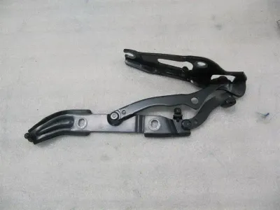 BMW 3 Series E90 E92 Boot Hinge Left 41627210675 7060627 Tailgate Hinge Left