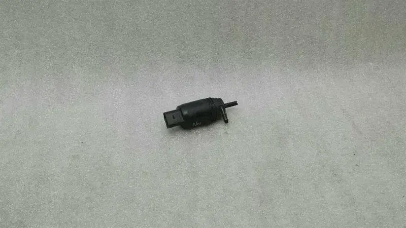 BMW 1 Series E81 Washer Fluid Pump 67127199567 Washer Water Pump