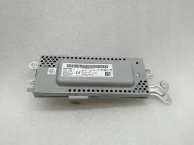 Tesla Model 3 STANDARD RANGE Electronic Module 1079755-00-D Control Unit DAB FM