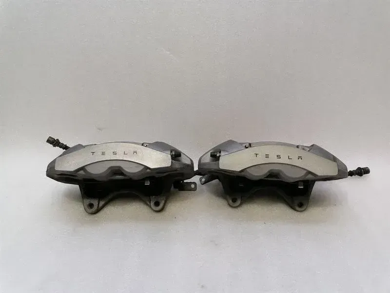 Tesla Model 3 Front Brake Caliper Set 1044622-00-F Front Brake Caliper Set