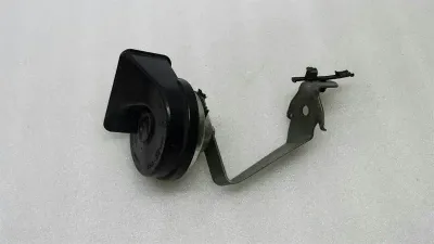 VW Passat horn 3C0951223D horn 2010 2.0 TDI 3C0951182