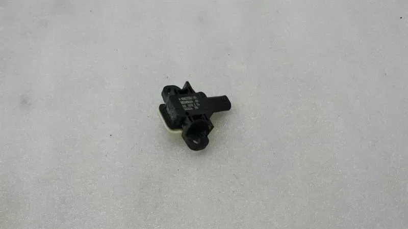 Mercedes CLA W117 W166 Crash Sensor A1668210351 Impact Sensor