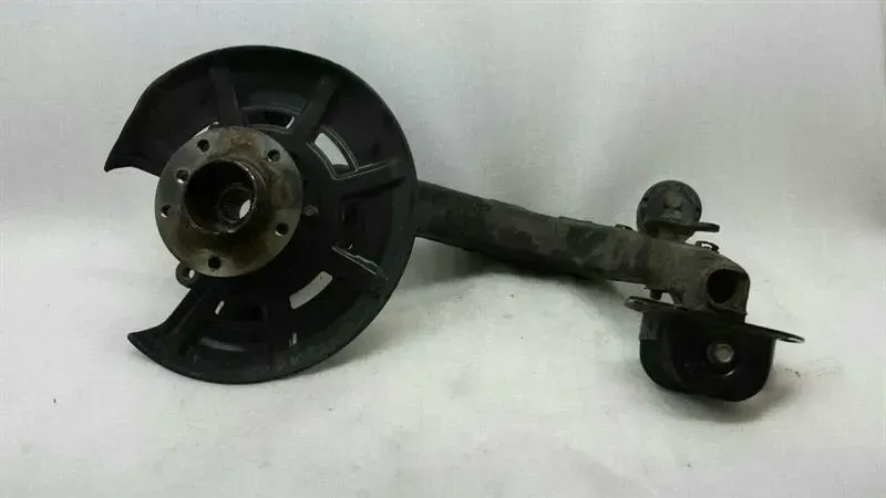 BMW Z4 E89 Left Rear Hub 6783105 Wheel Bearing Housing Rear Left