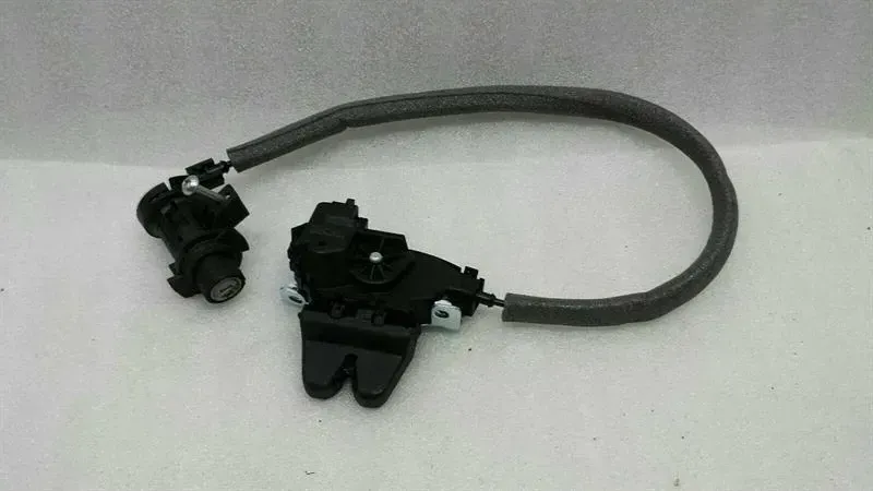 Mercedes CLS W218 W204 W212 boat lock A20437500185 tailgate lock