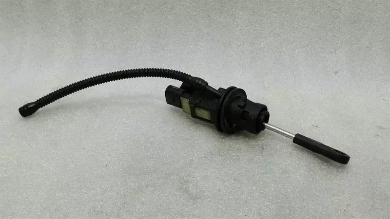 Audi A4 8K Clutch Master Cylinder 8K2721401A clutch cylinder generator cylinder