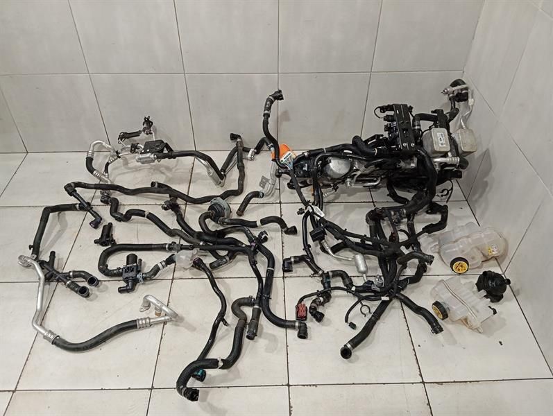 JAGUAR i-PACE X590 EV400 Pipe J9D3-8D300-AA Hose