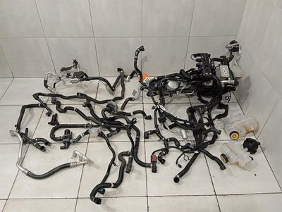 JAGUAR i-PACE X590 EV400 Pipe J9D3-8D300-AA Hose