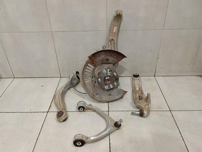 JAGUAR i-PACE X590 EV400 Left Front Hub M9D3-3K186-AB Wheel Bearing Housing Front LH
