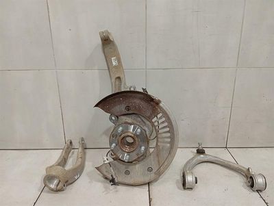 JAGUAR i-PACE X590 EV400 Right Front Hub M9D3-3K185-AA Wheel Bearing Housing Front Re