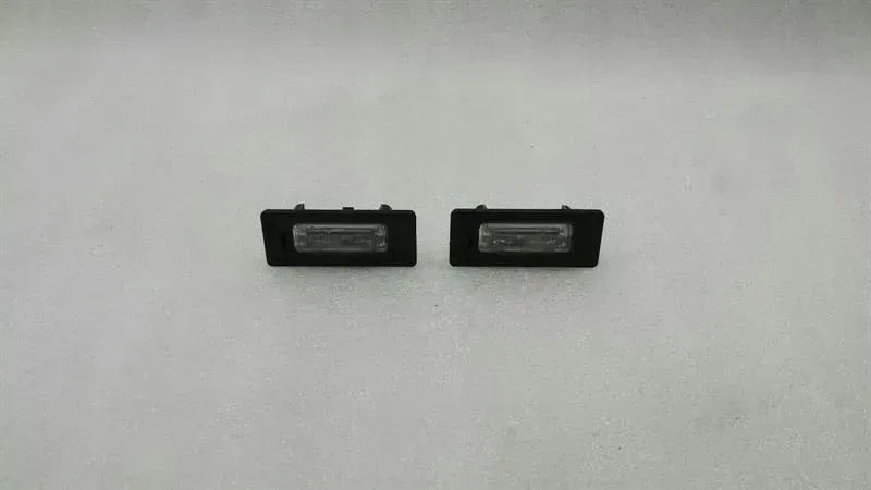 AUDI A5 8T PAIR NUMBER PLATE LIGHTS 8T0943021 LICENSE PLATE LIGHT SET
