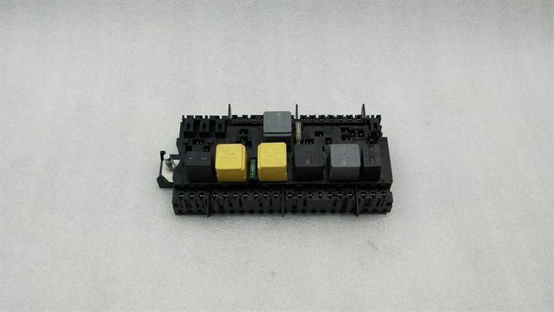 Mercedes GLA X156 Fuse Box A2469067100 Fuse Box Front SAM Front