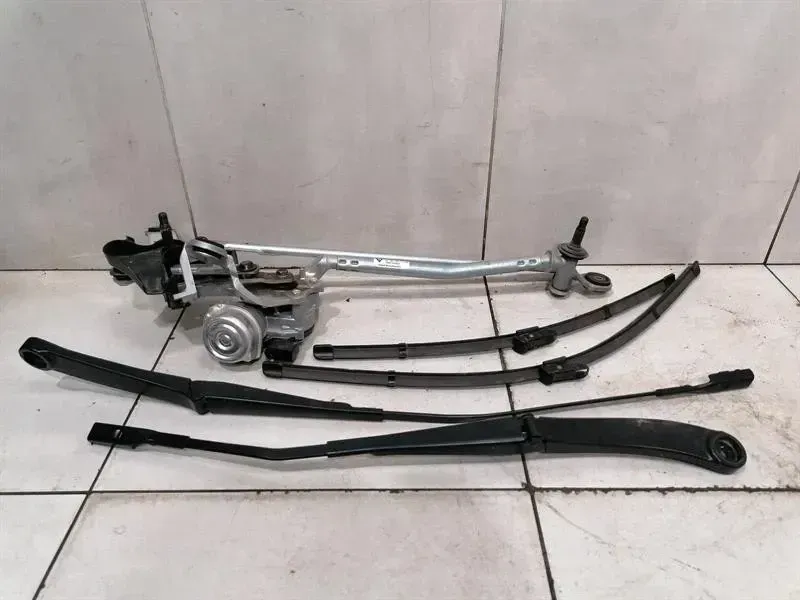 Porsche Taycan 9J Front Wiper Linkage 9J1955120D Wiper Motor Front RHD