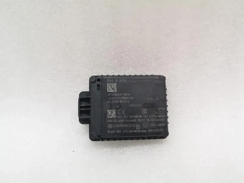 Tesla Model 3 Standard Range Radar Sensor 1108647-00-D Front Radar Sensor