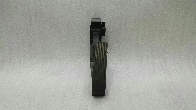 Mercedes CLS W219 Throttle Pedal (Electrical) A2113000504 Throttle Pedal