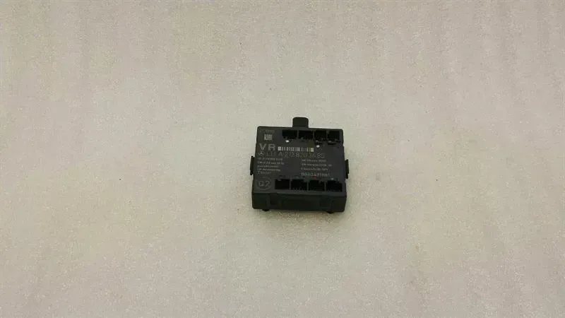 Mercedes E Class W212 Door Control Unit Front Right A2128203685 Right Door Modules