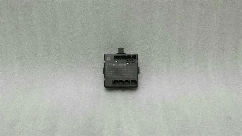 Mercedes E Class W207 C207 Right Door Module A2079001200 Door Control Unit Right