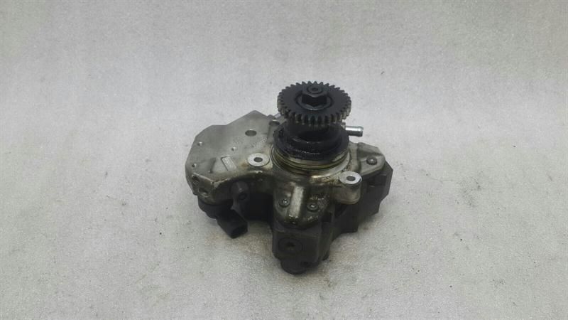 Mercedes E Class W207 Fuel Pump Mechanical A6420700501 Fuel Pump OM642