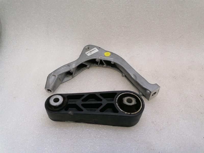 Porsche Panamera 971 Engine Mount 971199331 Engine Holder 971199352D