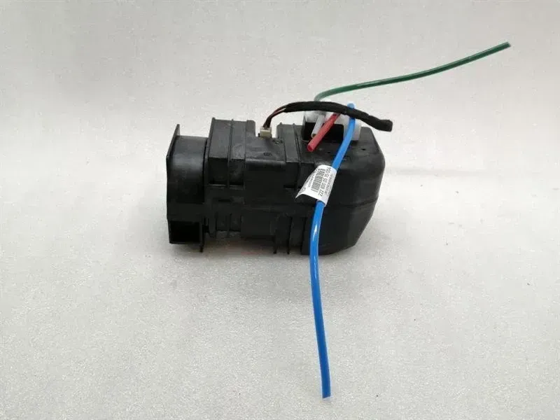 MERCEDES S-CLASS W222 SEAT DYNAMIC MASSAGE PUMP A0008002200 SEAT PUMP W217