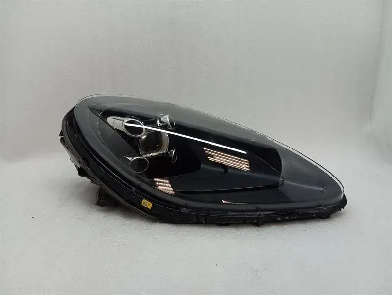 2020 Porsche Macan 95B Right Headlight 95B941010AM SPARES OR REPAIR Headlamp