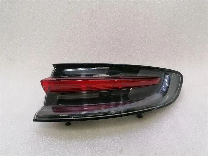 Porsche Macan 95B right rear light 95B945092L faulty tail light rear right