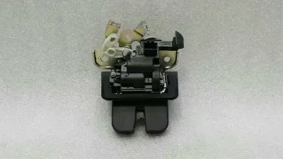 Audi RS3 8V A1 8X Q5 8R boat lock 8R0827505 tailgate lock