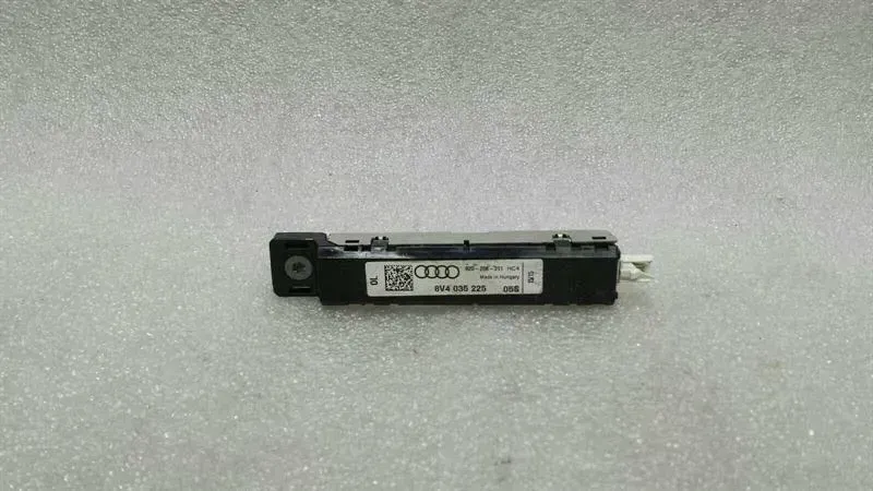 Audi RS3 8V Aerial / Antenna 8V4035225 Antenna