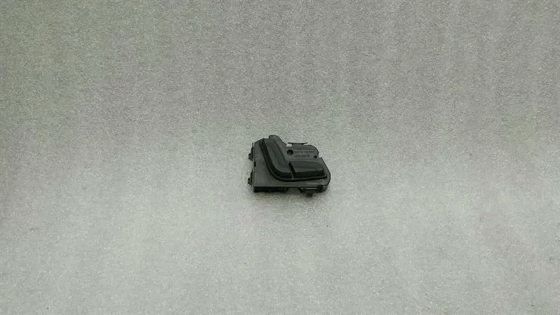 Mercedes C Class W204 Left Seat Switch A2048708910 Seat Left Switch